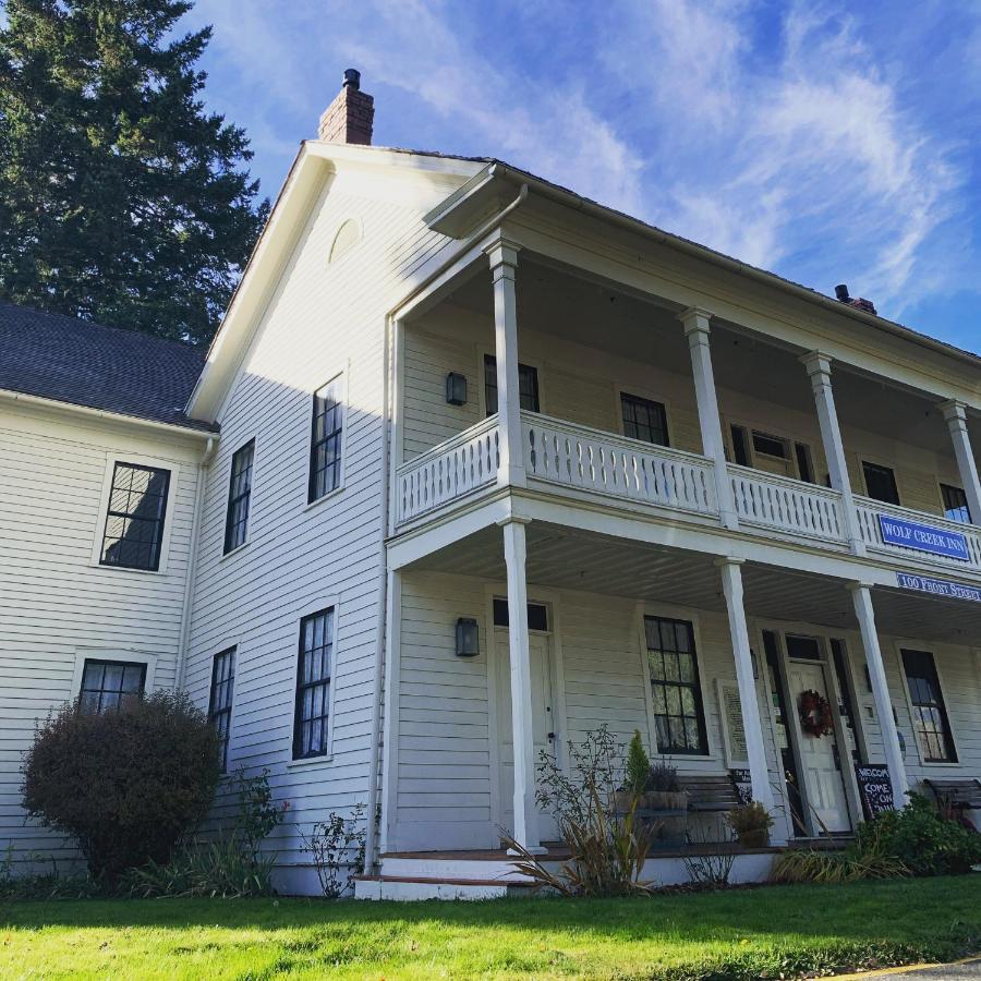 Wolf Creek Inn & Tavern Exterior foto